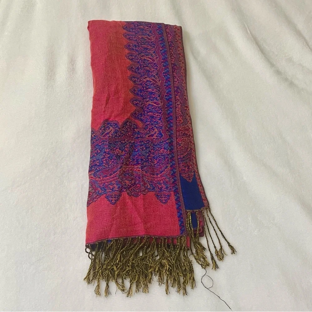 ❌Sold❌ Thick scarf pink and blue veil hijab - Picture 3 of 6